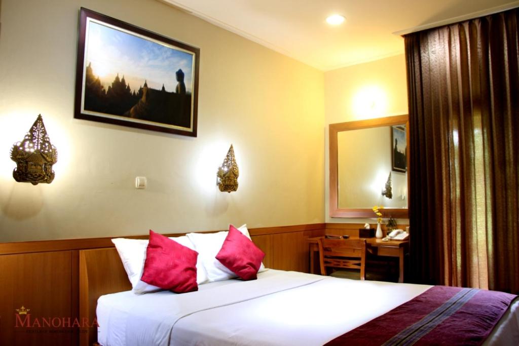 Private: Manohara Standard Double Room
